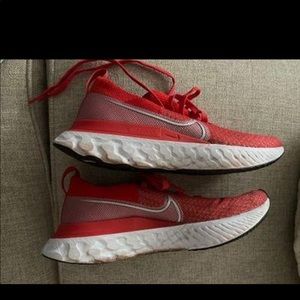 Nike react infinity fly knit sneakers!
